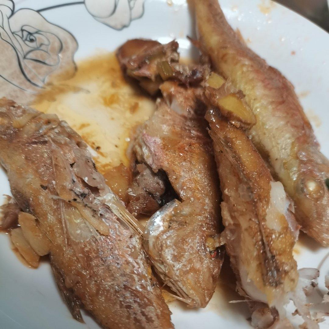 超简单红烧小杂鱼（野生小鲫鱼）