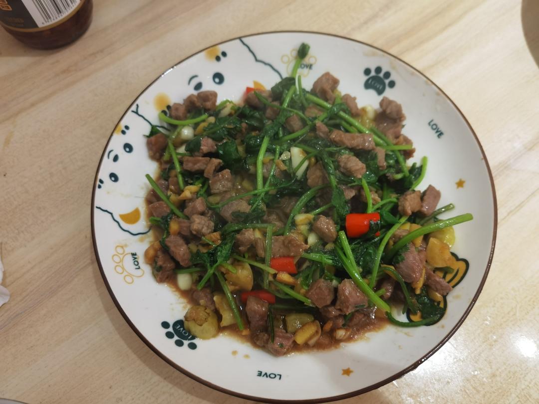 小炒黄牛肉，肉嫩味香！太好吃了简直是米饭杀手！