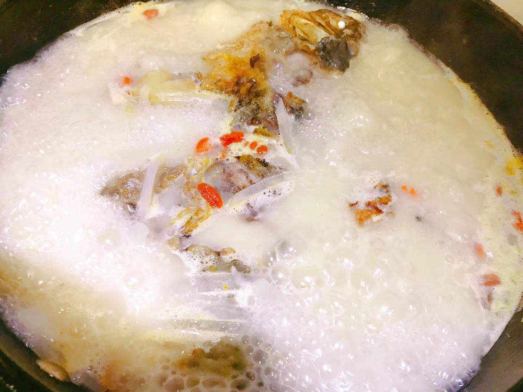 萝卜丝鲫鱼汤