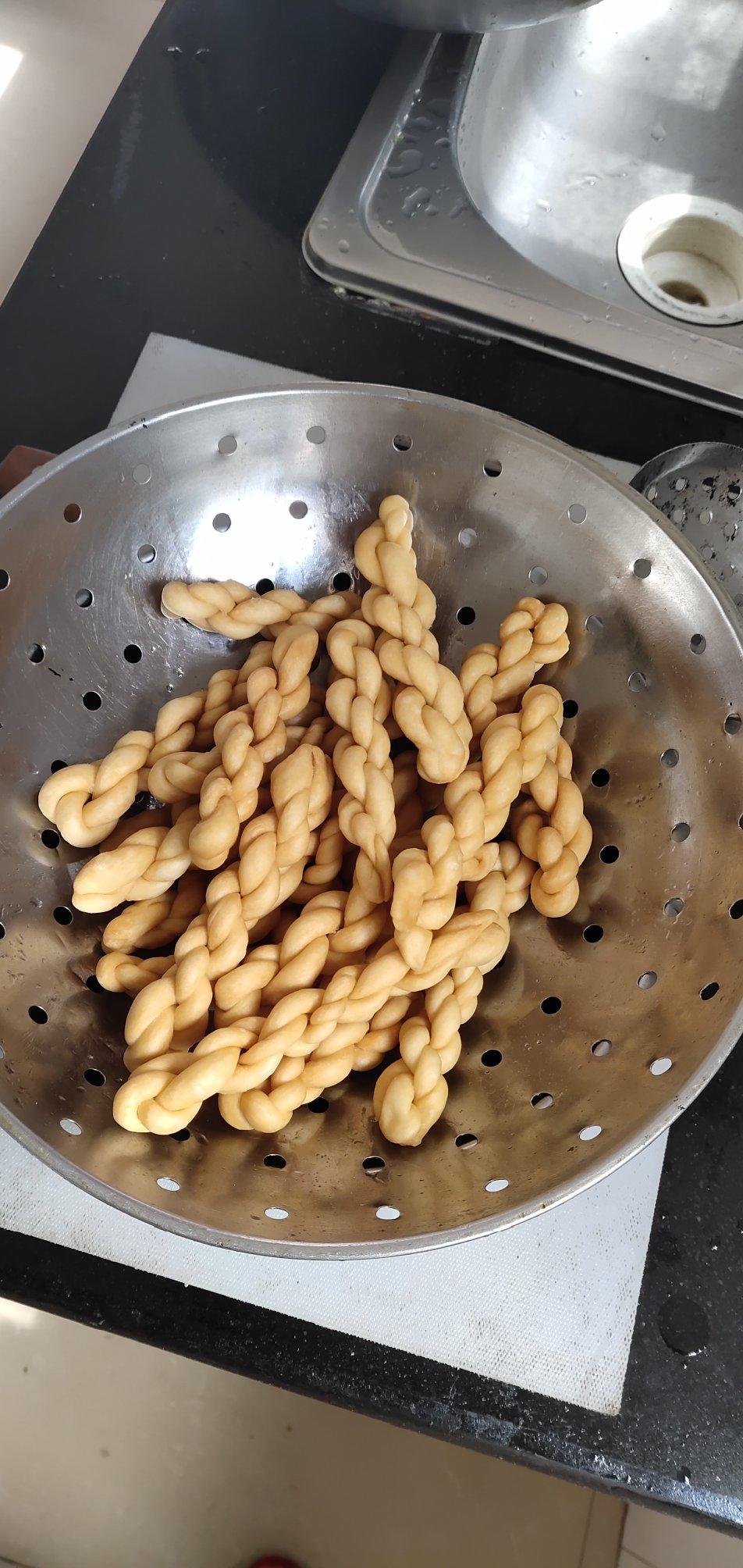 鸡蛋小麻花