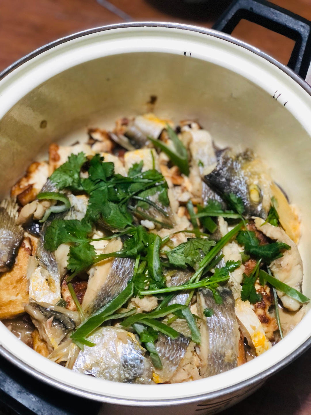 鲜嫩豆腐鲈鱼煲