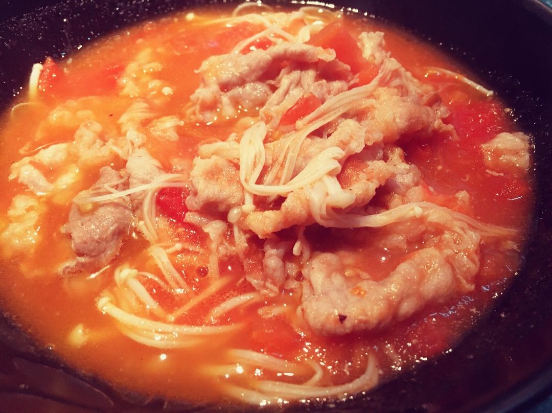 金针菇肥牛番茄锅