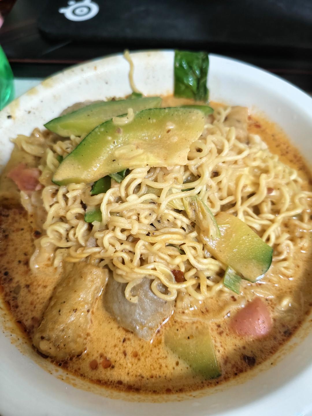 在家自己做的麻辣烫，太香了！！！