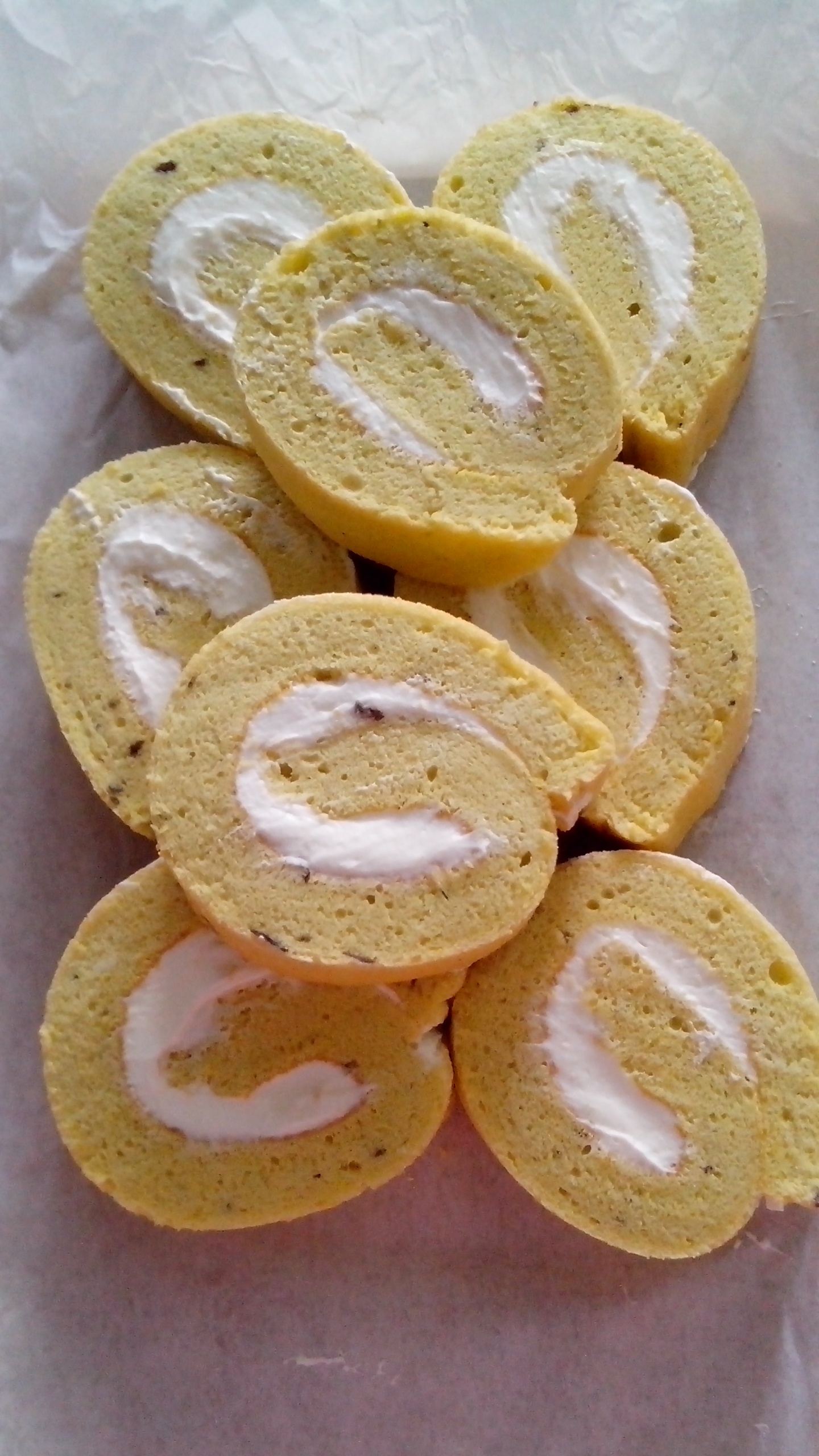 欣渝沁婷做的戚风奶油蛋糕卷