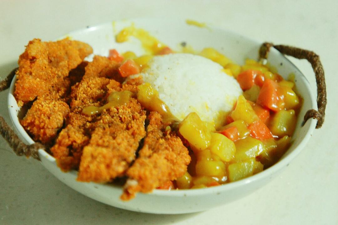 香酥咖喱猪排饭