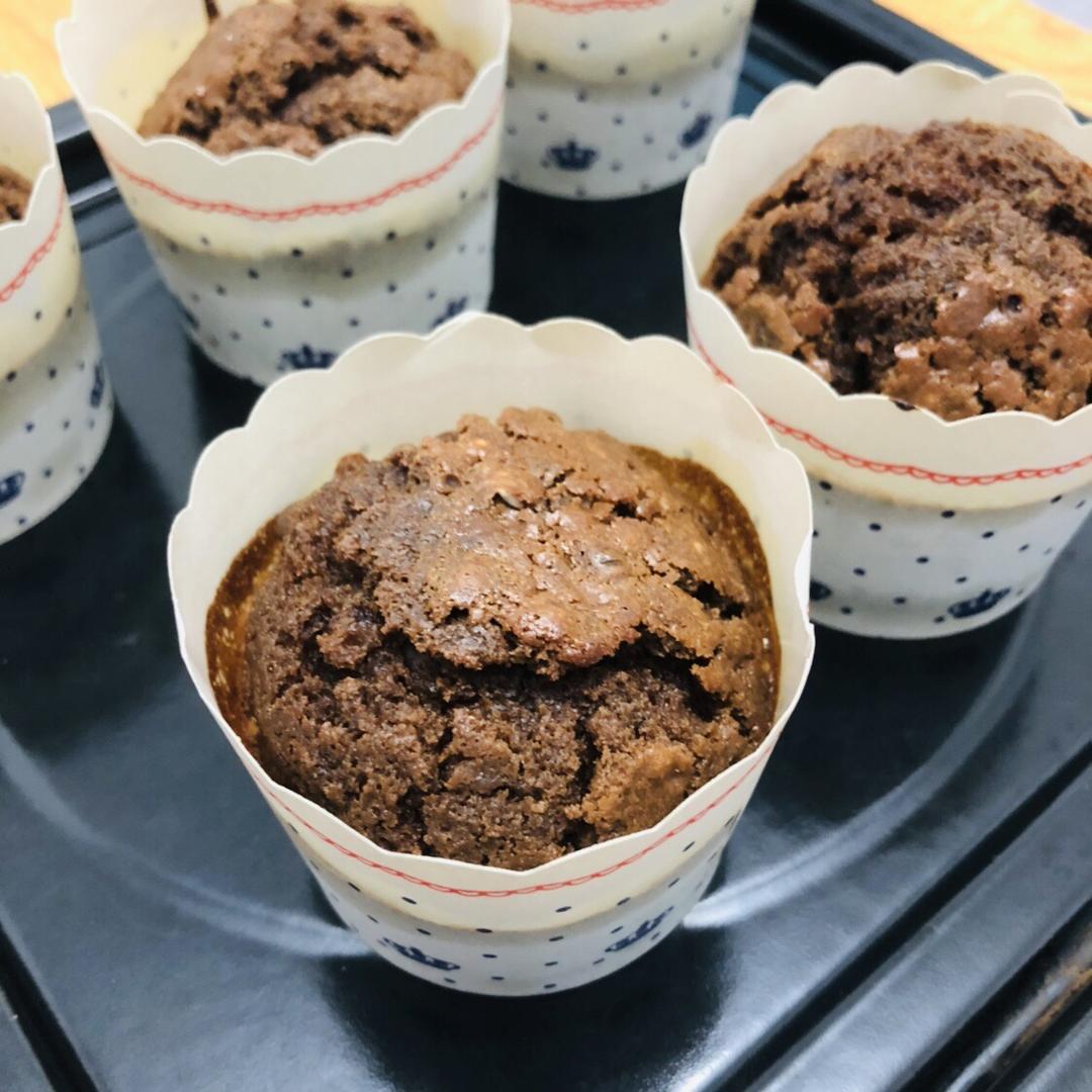 快手零基础香蕉杯子蛋糕