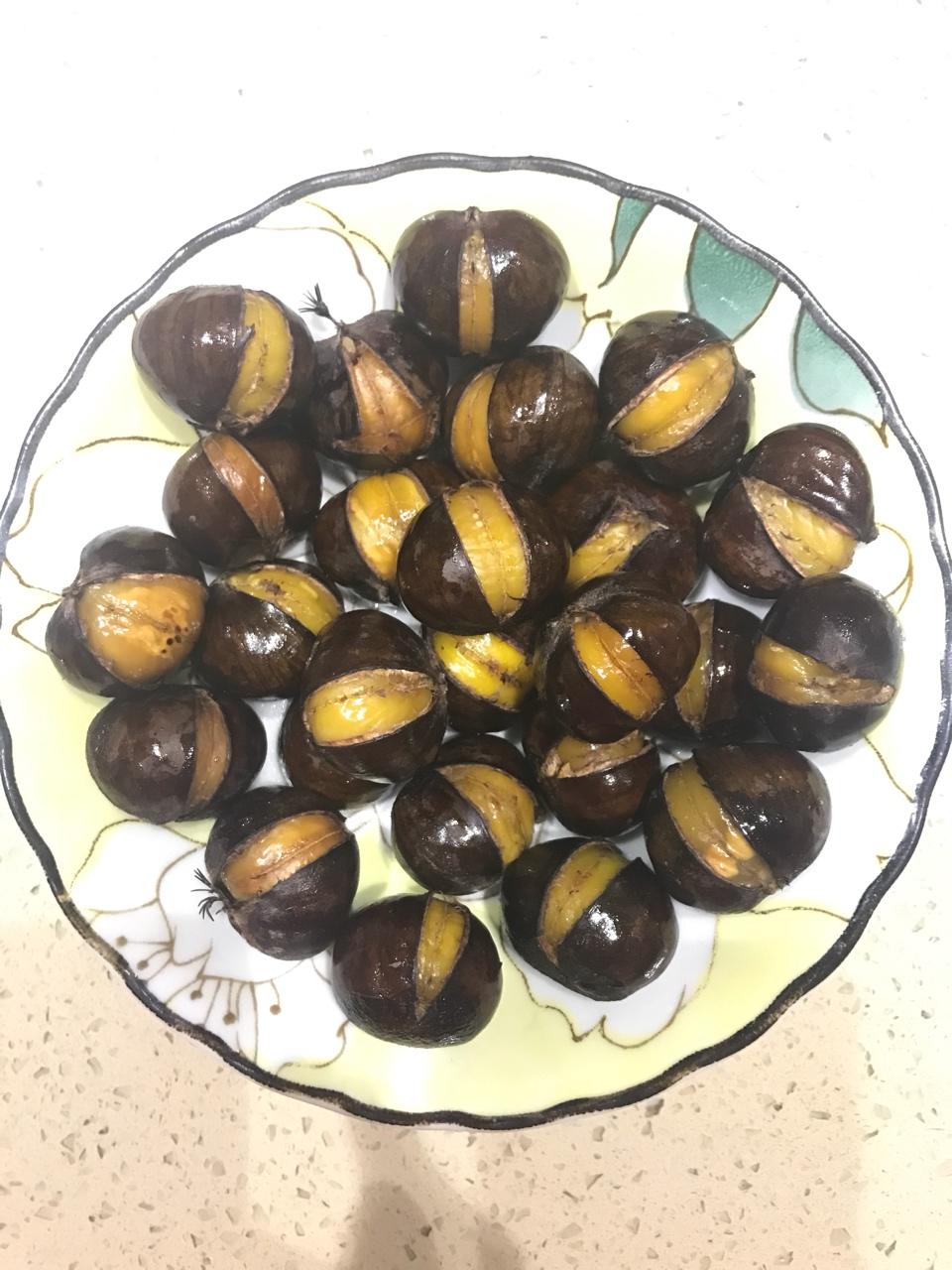 慵懒美丽的栗子