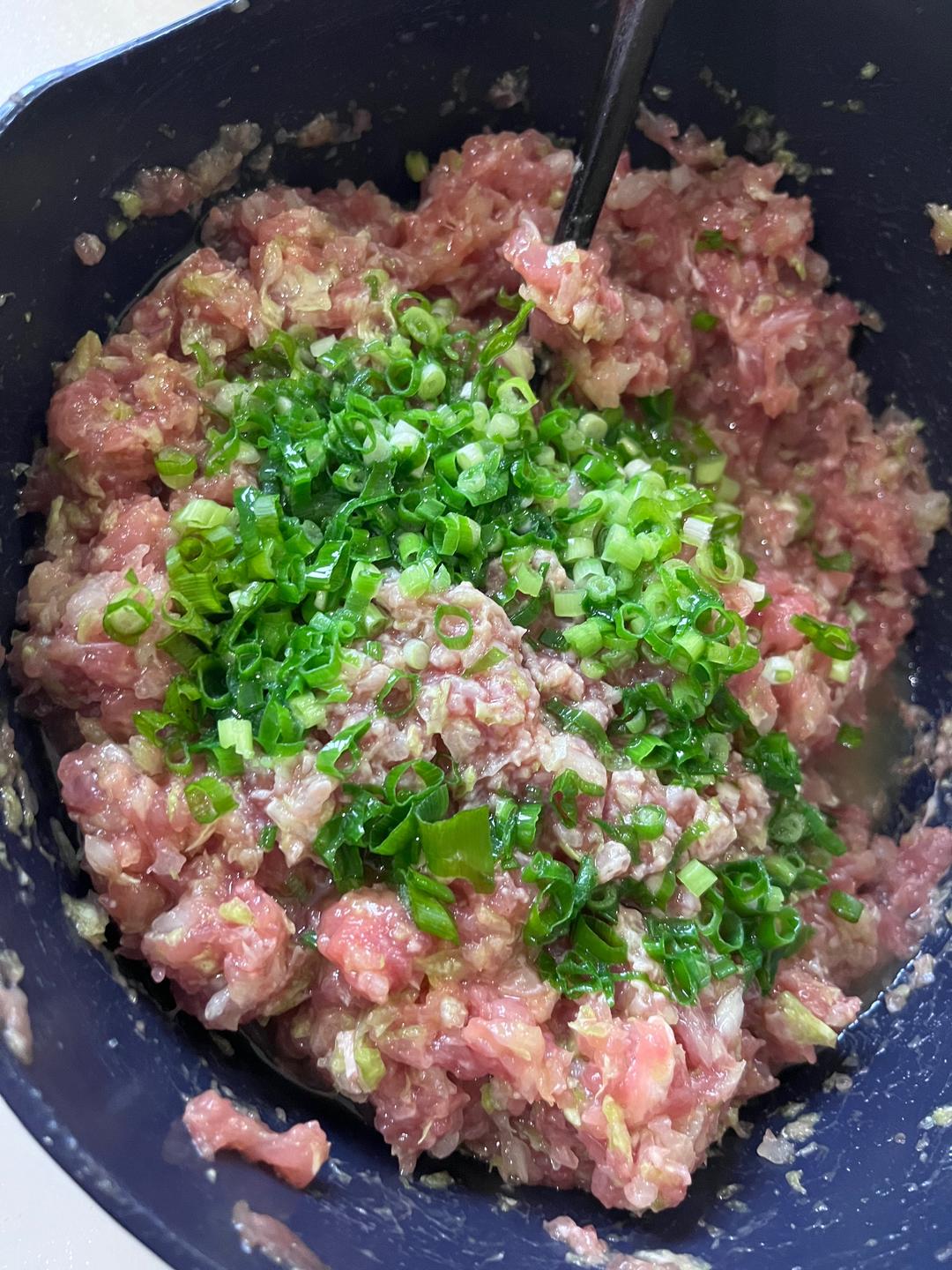 白菜猪肉水饺的做法