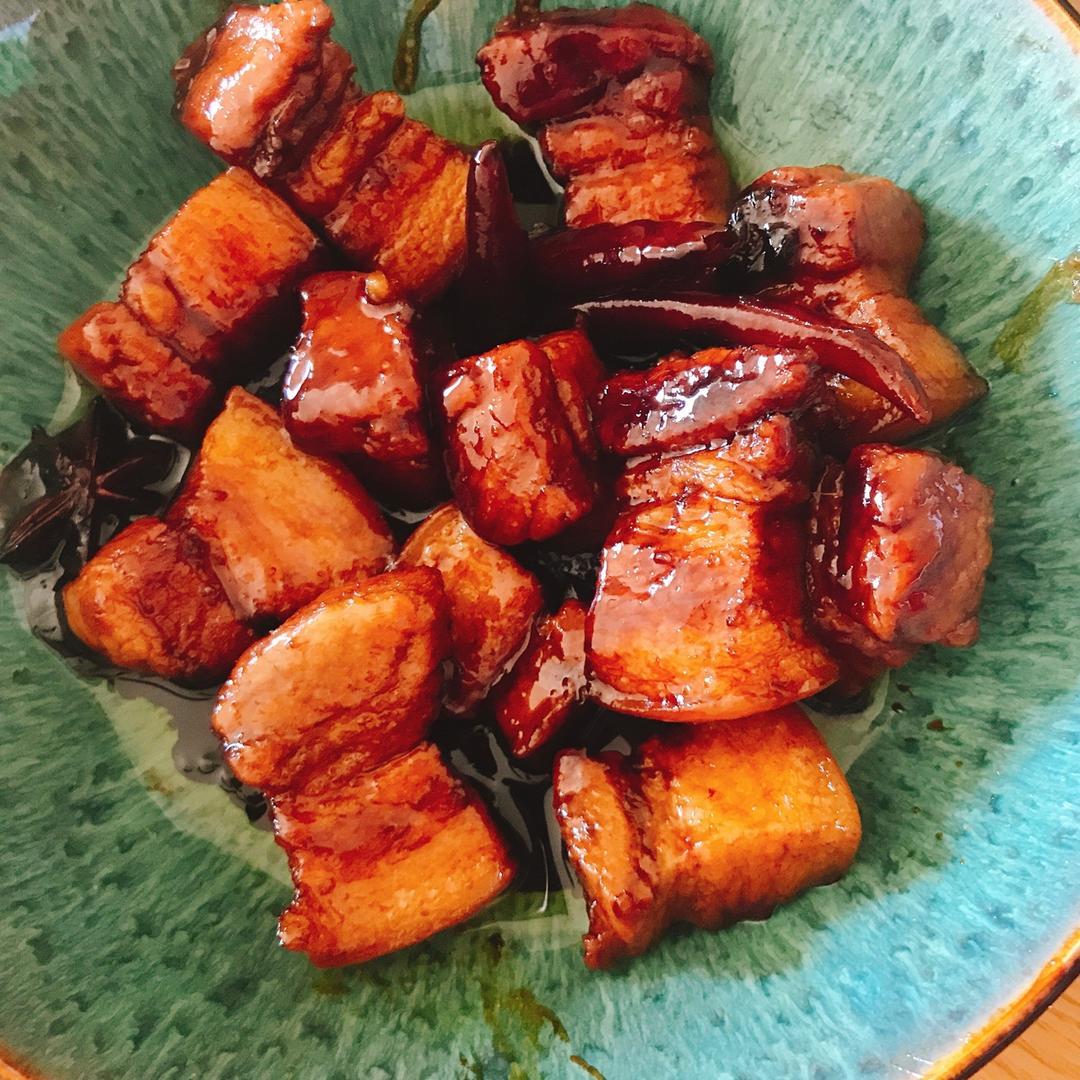 吃着碗里望着锅里的红烧肉