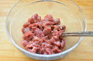 蒜香牛肉粒的做法 步骤3