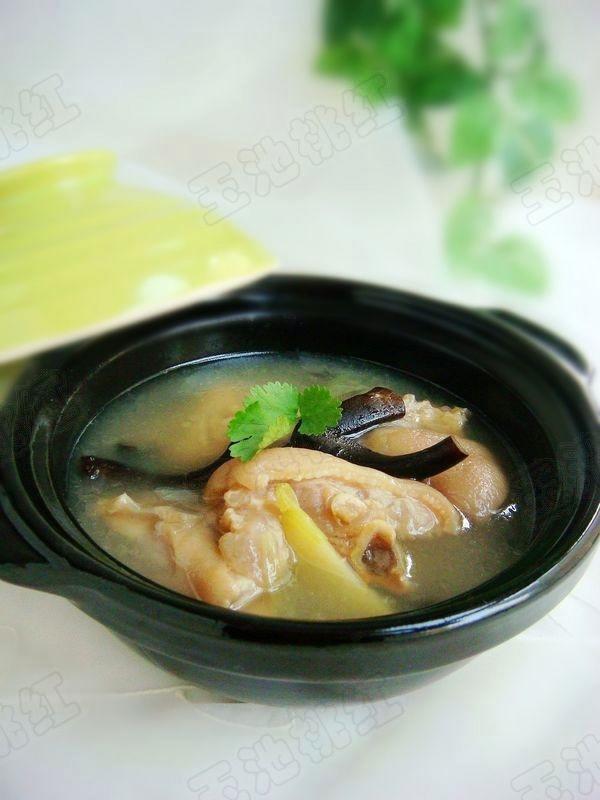 海带头猪蹄汤——美容养颜又暖身哦的做法