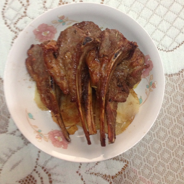 孜然羊排烤土豆