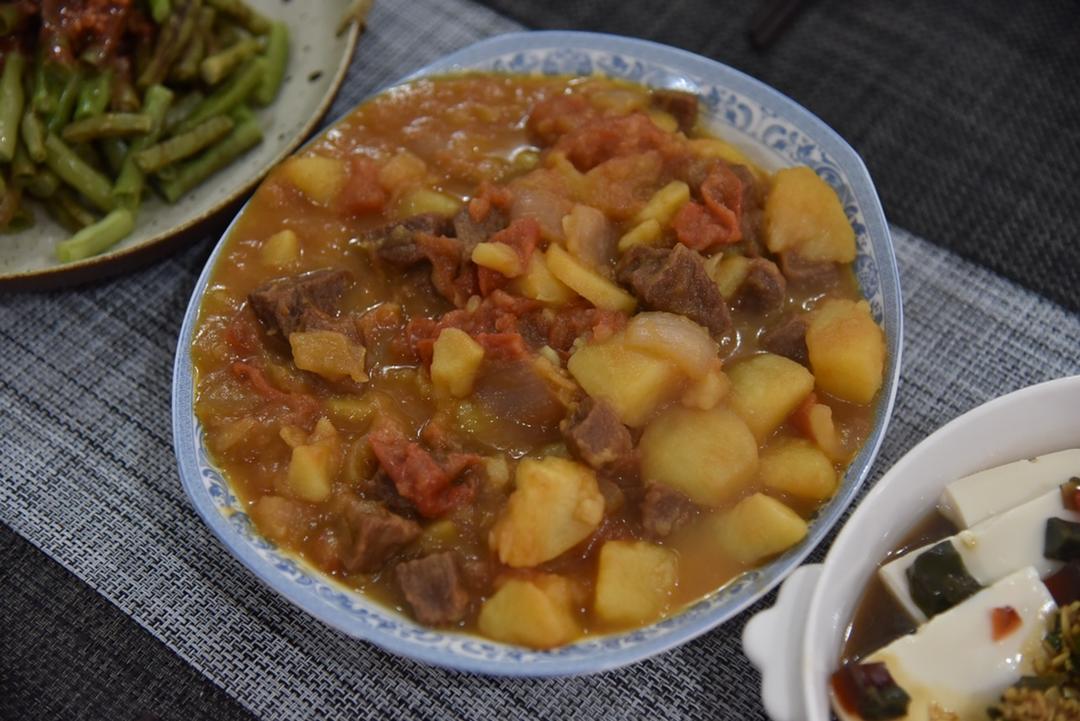 番茄土豆炖牛腩