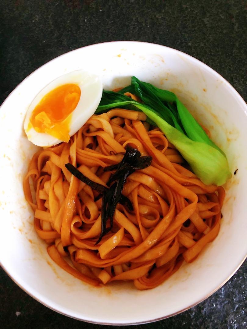 葱油拌面Spring Onion Noodles