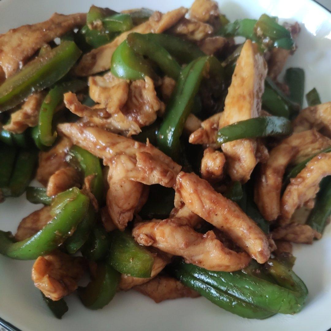 巨好吃的青椒炒鸡胸肉丝，超下饭
