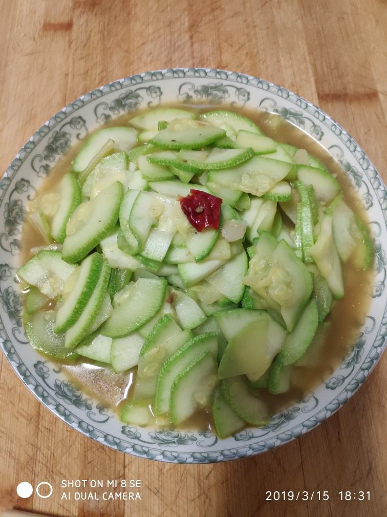 西葫芦素炒快吃的做法