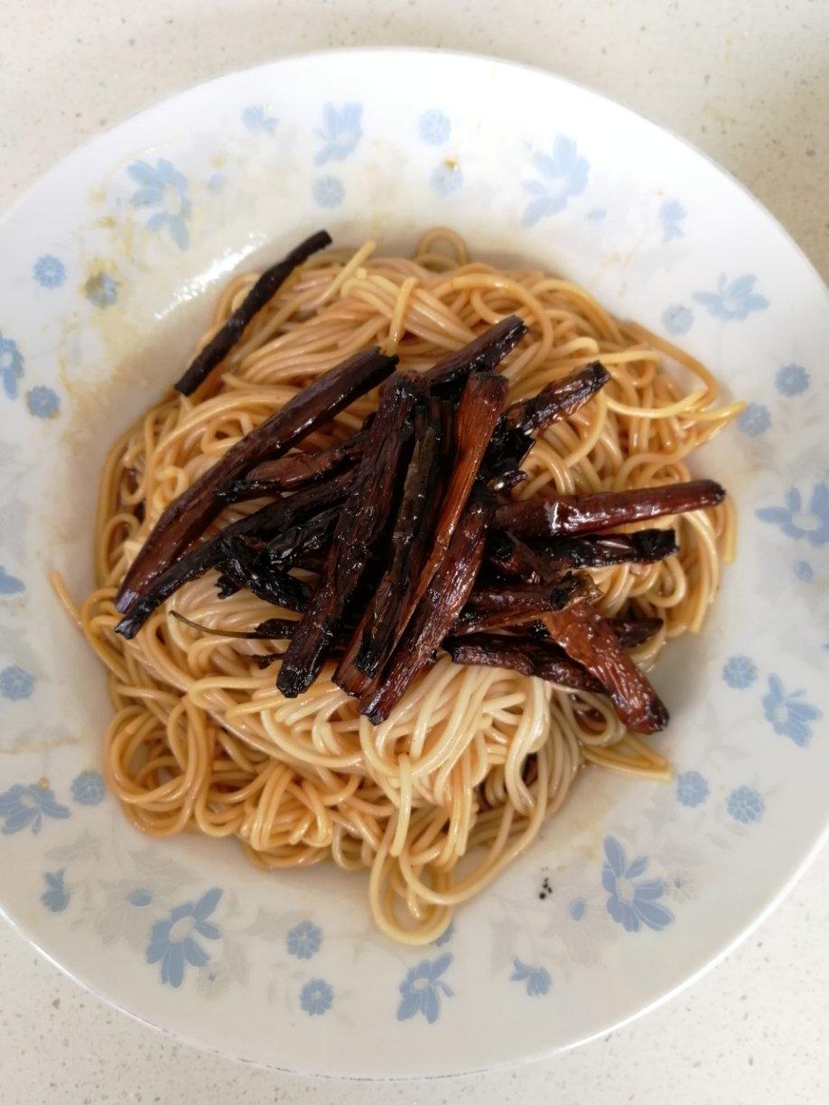 葱油拌面Spring Onion Noodles