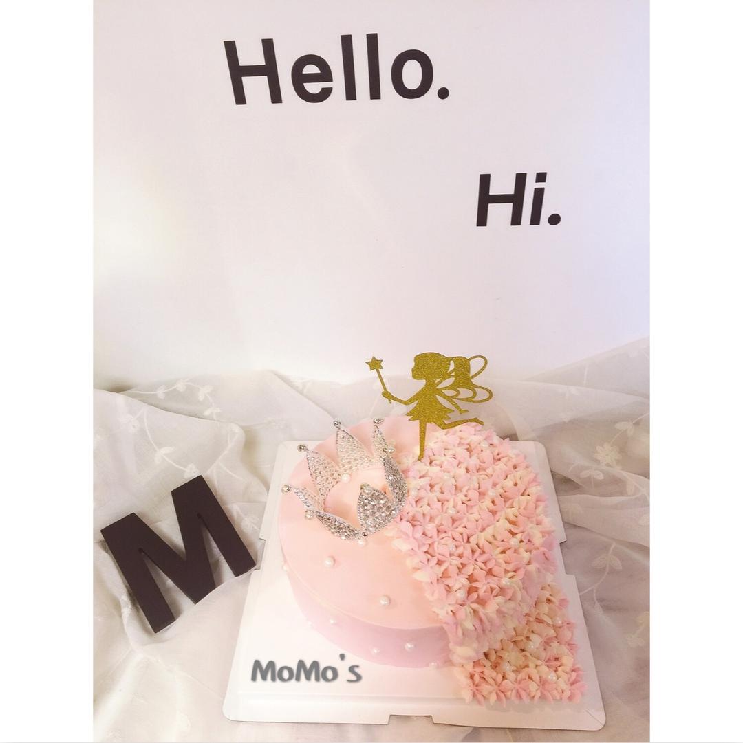 MoMo's Cake