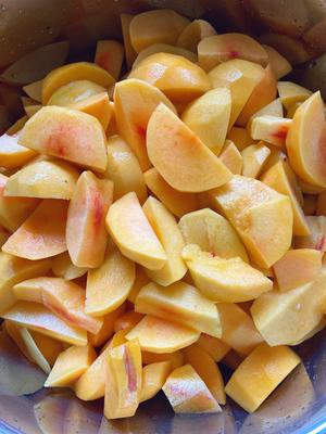 黄桃罐头（常温能放两年的黄桃罐头）的做法 步骤2
