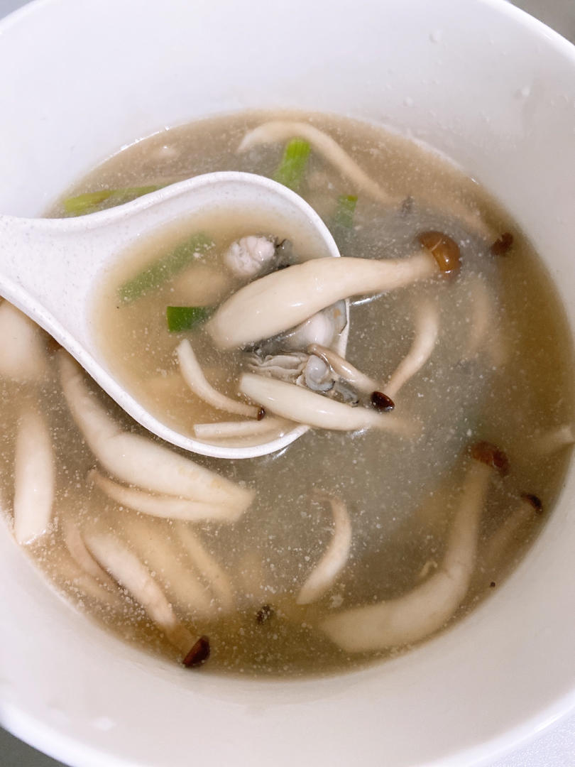 海蛎子豆腐汤