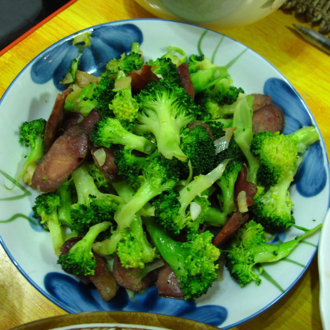 腊肠炒西兰花