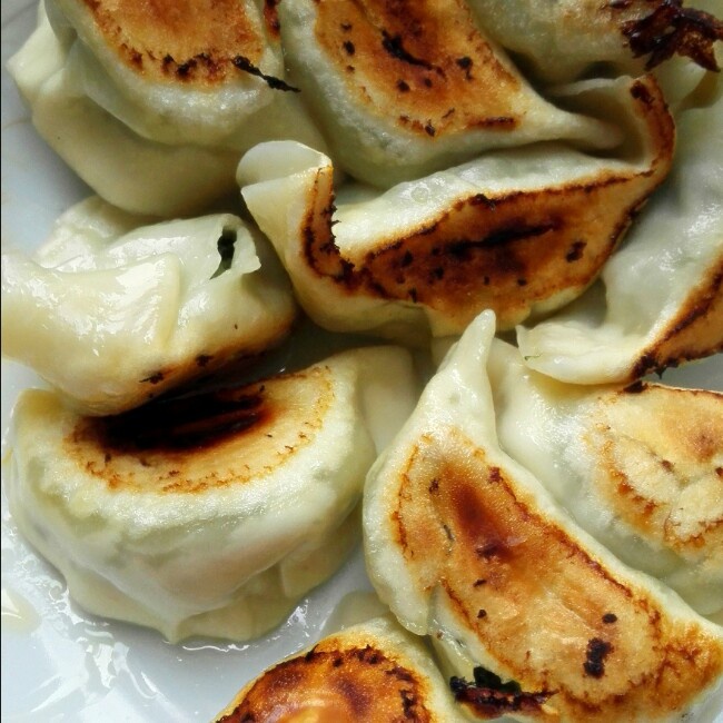 速冻水饺吃腻了吗~变锅贴吧(๑´ڡ`๑)