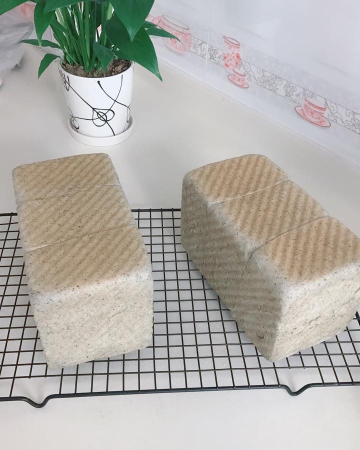 黑芝麻吐司