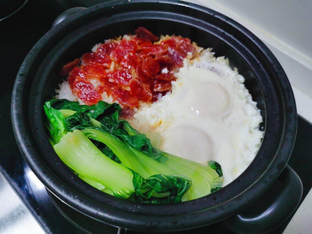 广式腊味煲仔饭