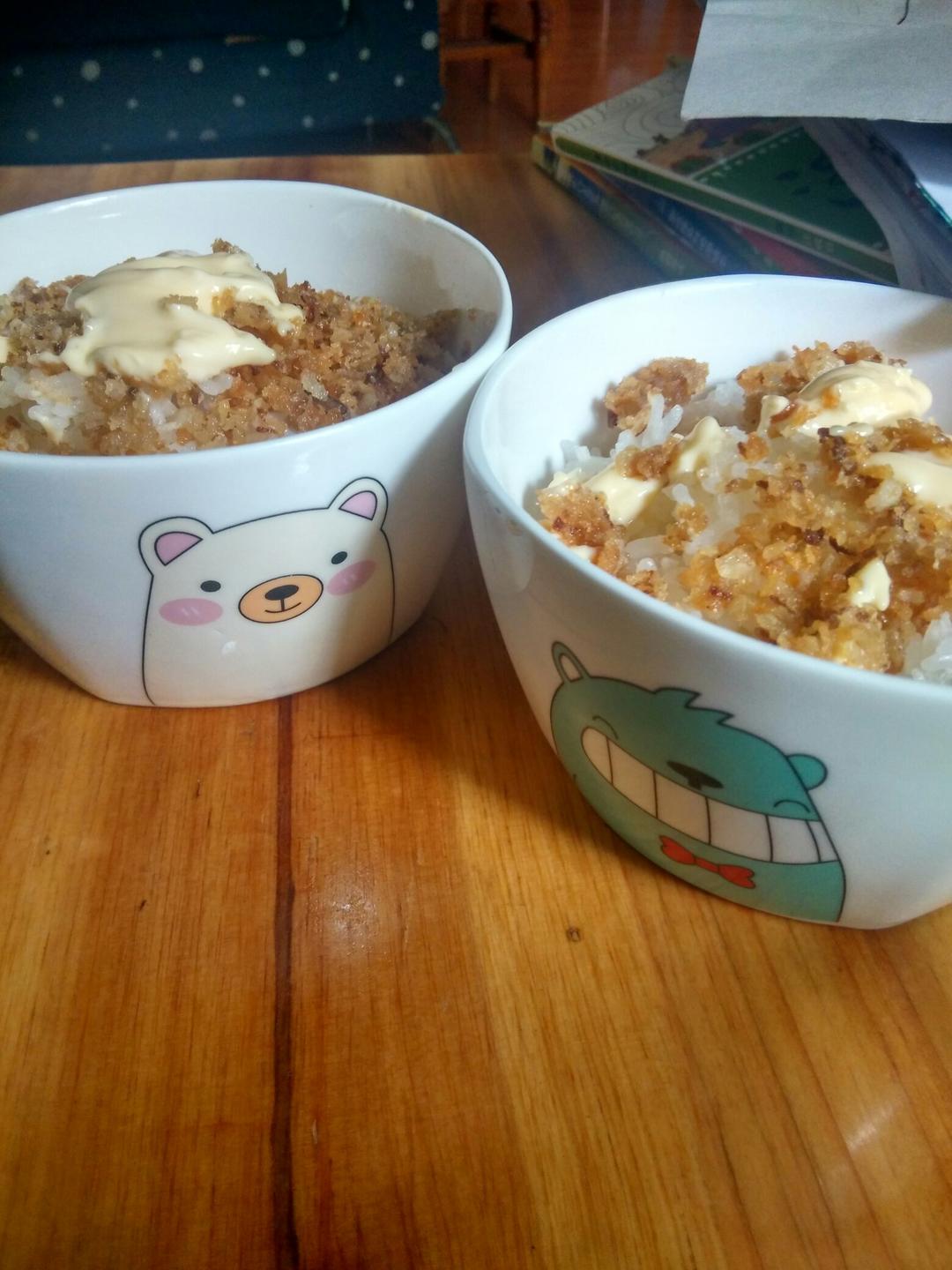 深夜食堂の鱼松拌饭