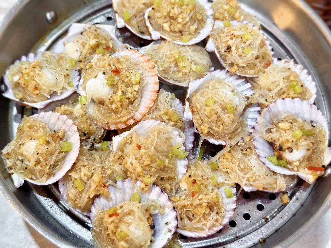 零失败的蒜蓉粉丝蒸扇贝