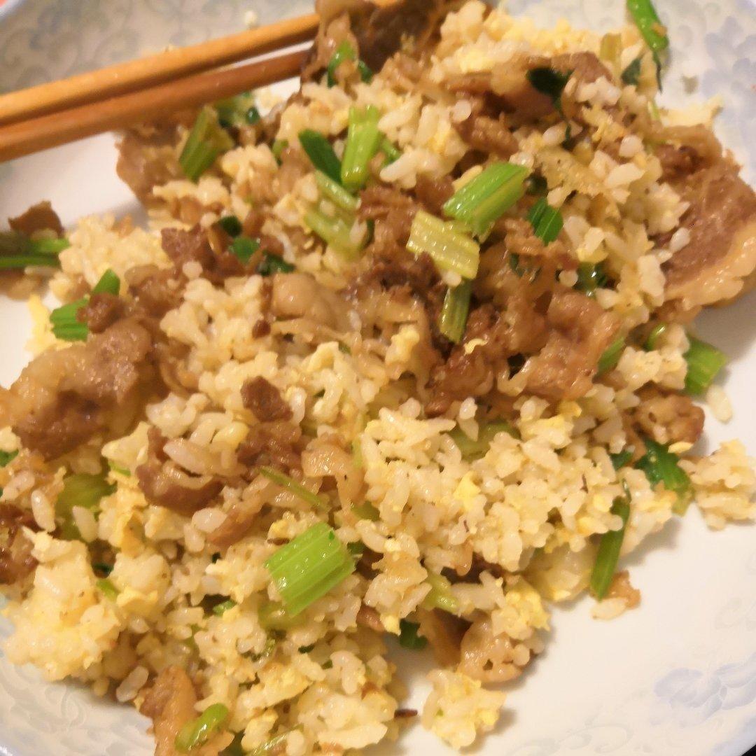 蒜香牛肉炒饭（懒人饭）