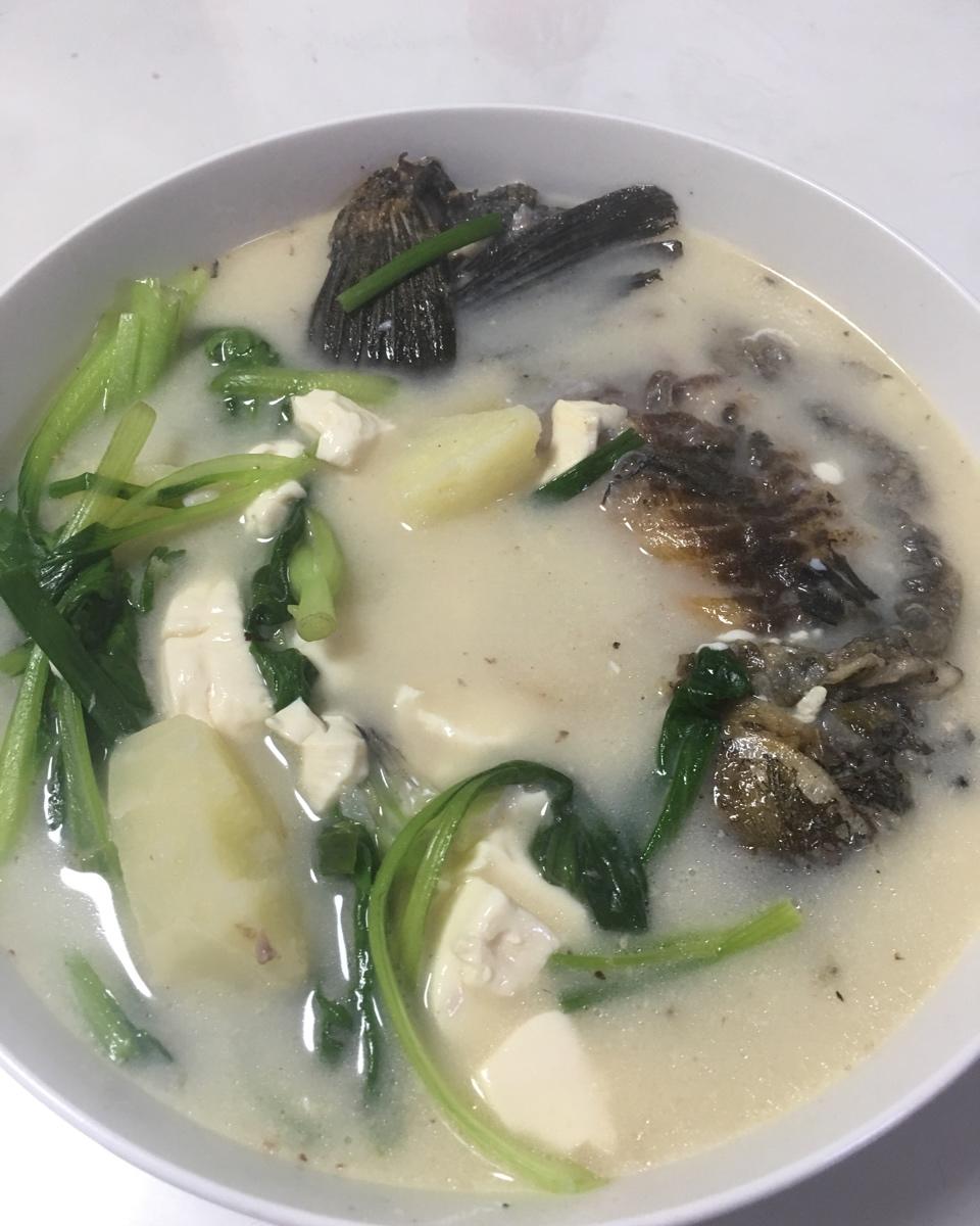 鲫鱼豆腐汤