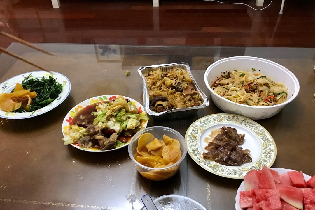 阿婆手撕包菜