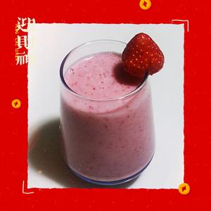 自制草莓🍓奶昔，当季好饮品！的做法 步骤3