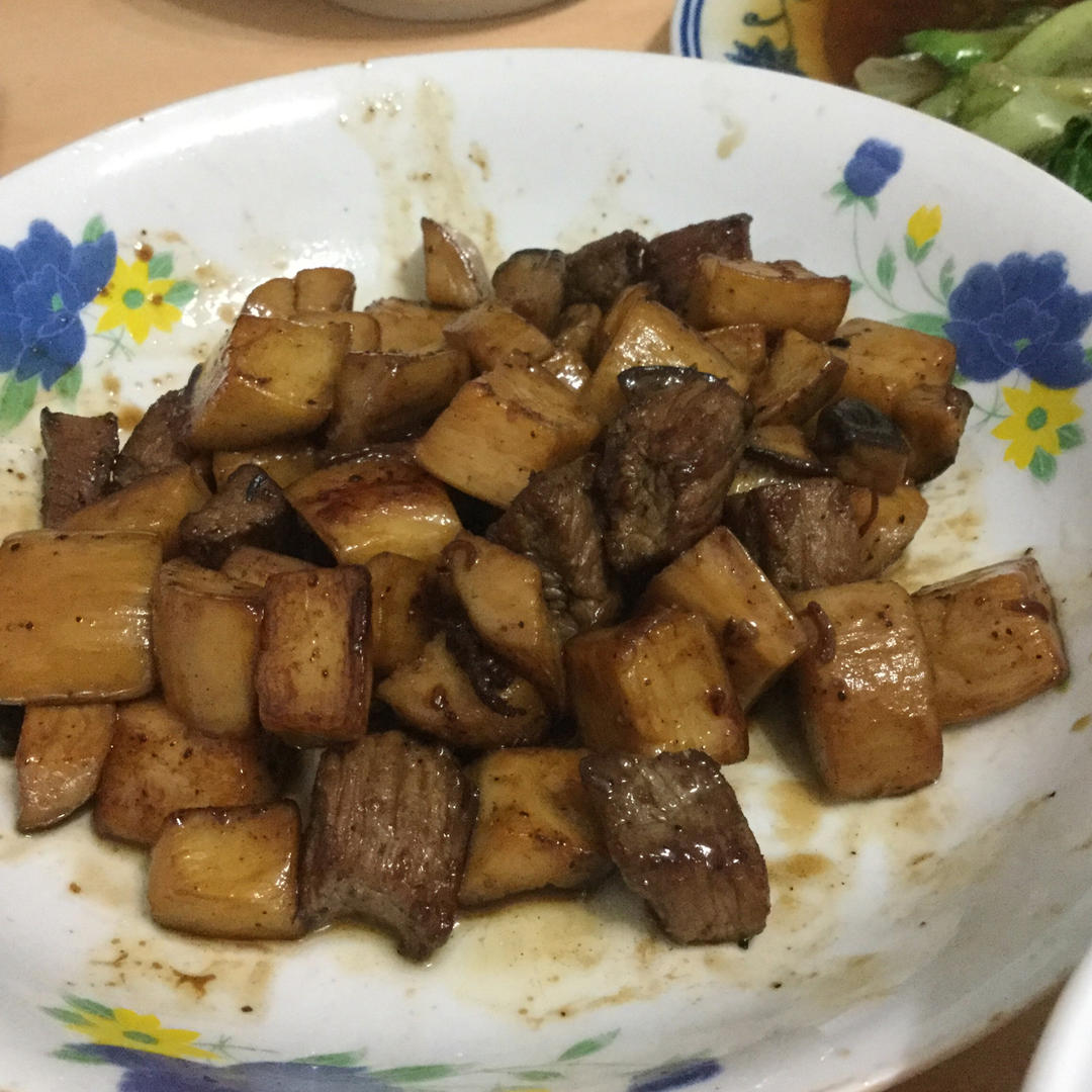 黑胡椒杏鲍菇牛肉粒