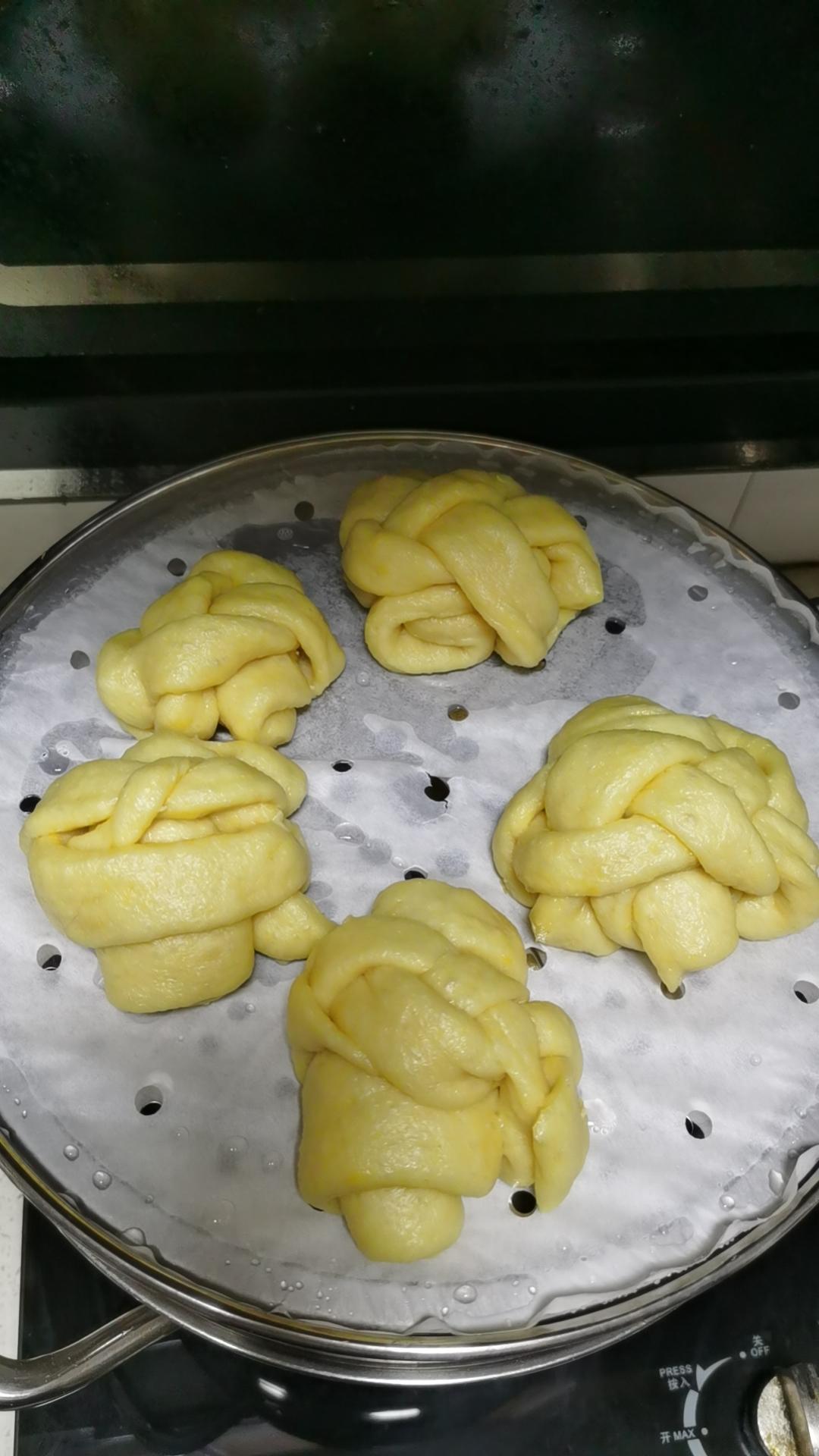 玉米面馒头