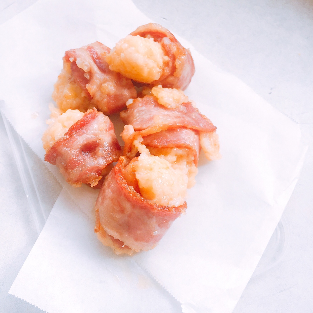 /培根芝士🍙/
【材料】
培根 芝士 香油 调味酱