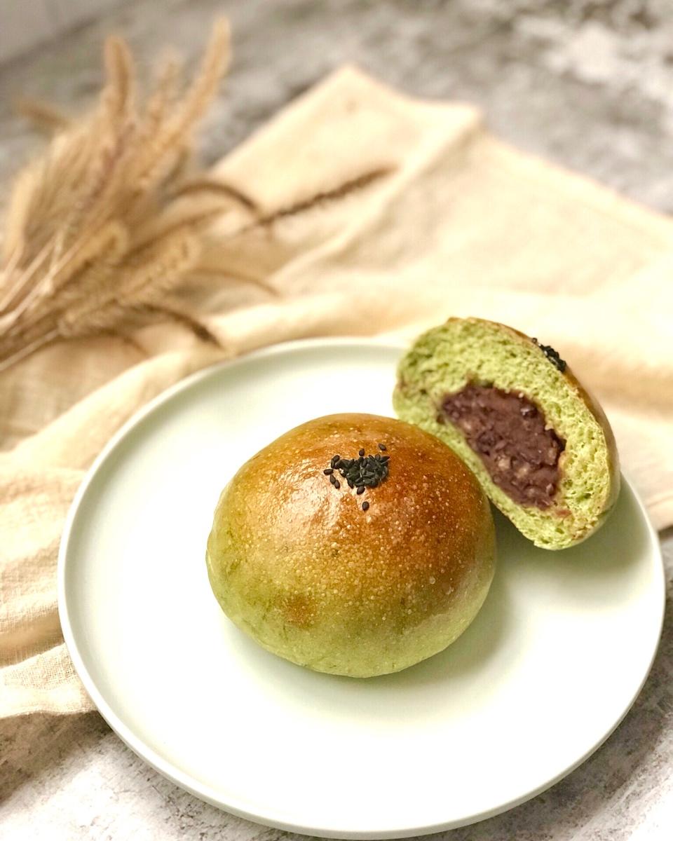 日式红豆抹茶面包