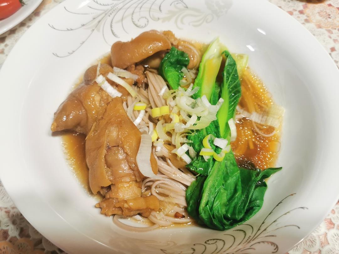狂飙的【猪脚面】与你共享！