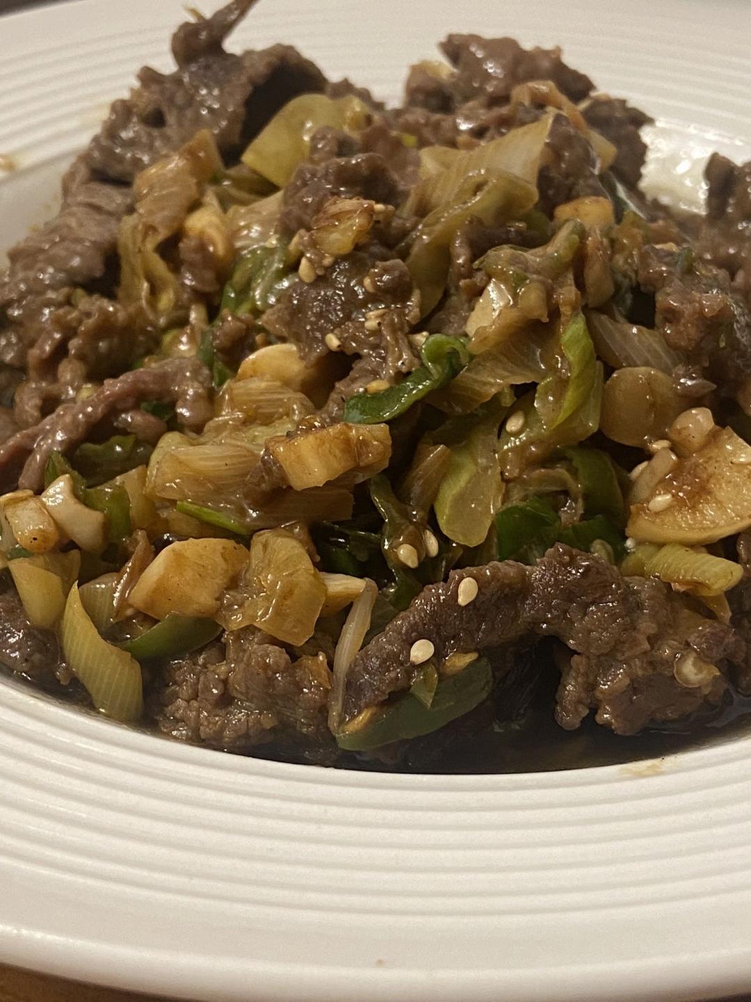 小炒黄牛肉，肉嫩味香！太好吃了简直是米饭杀手！