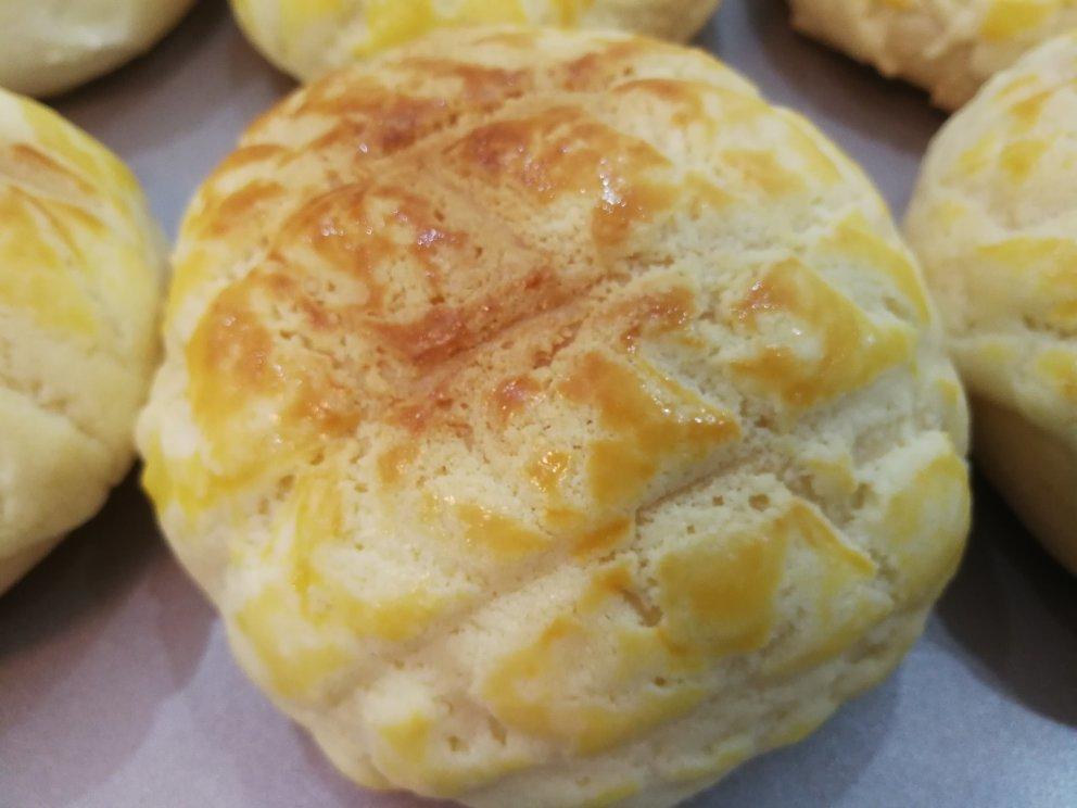 好吃到炸裂的港式菠萝包（附带制作酥皮的小视频）