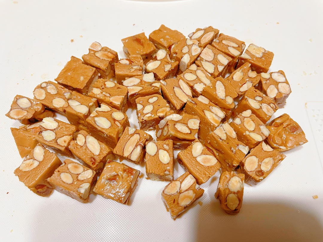 海盐杏仁太妃糖｜最好吃的糖果