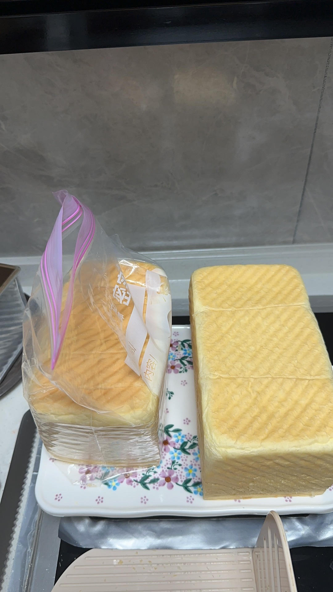 做一次就成功的牛奶吐司面包（手和面揉出手套膜）最后附全麦吐司