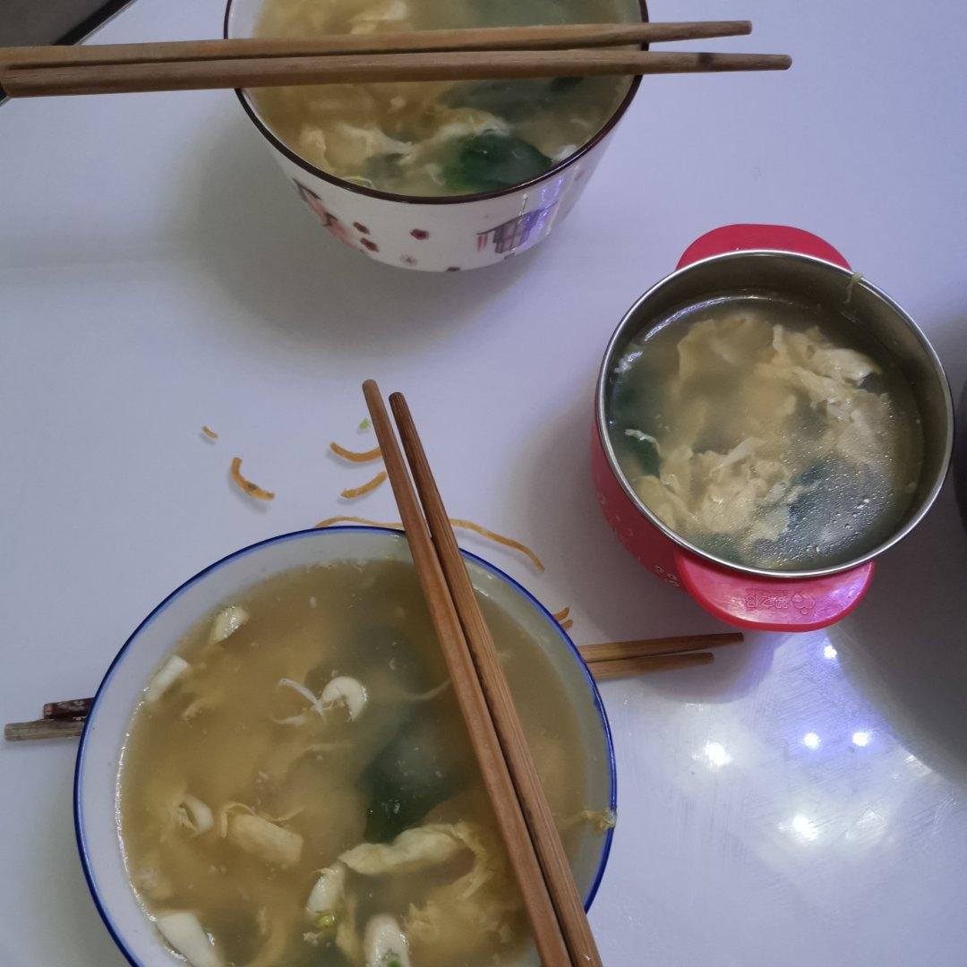 菠菜鸡蛋疙瘩汤