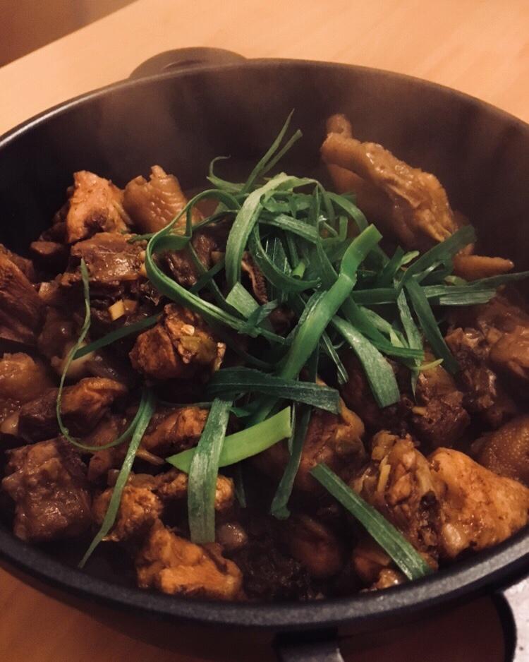 成都知名餐厅的姜汁热窝鸡