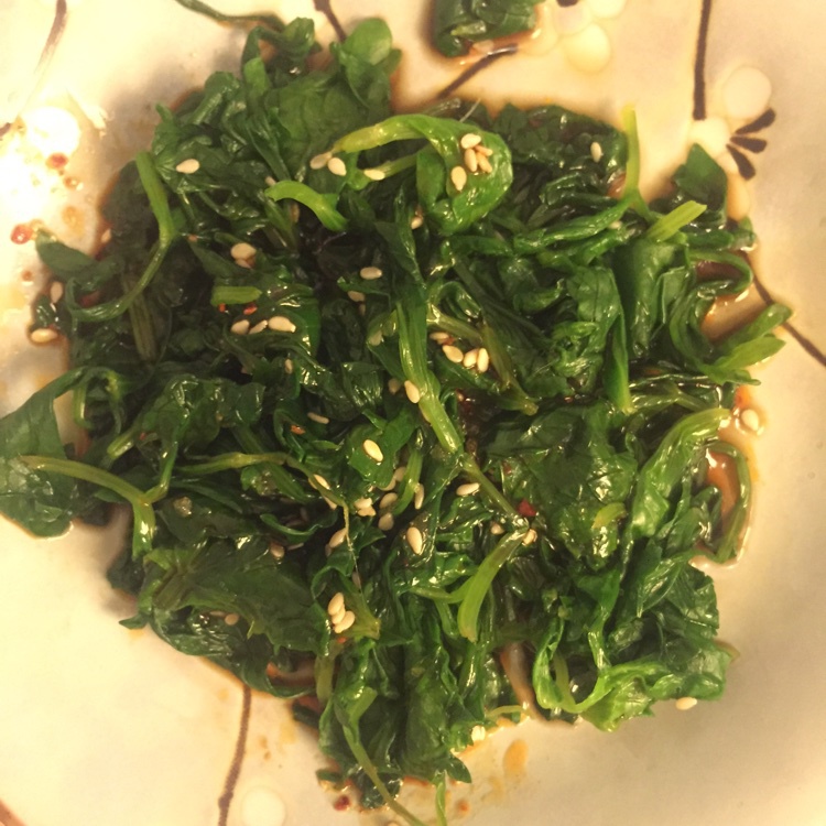 凉拌芹菜叶