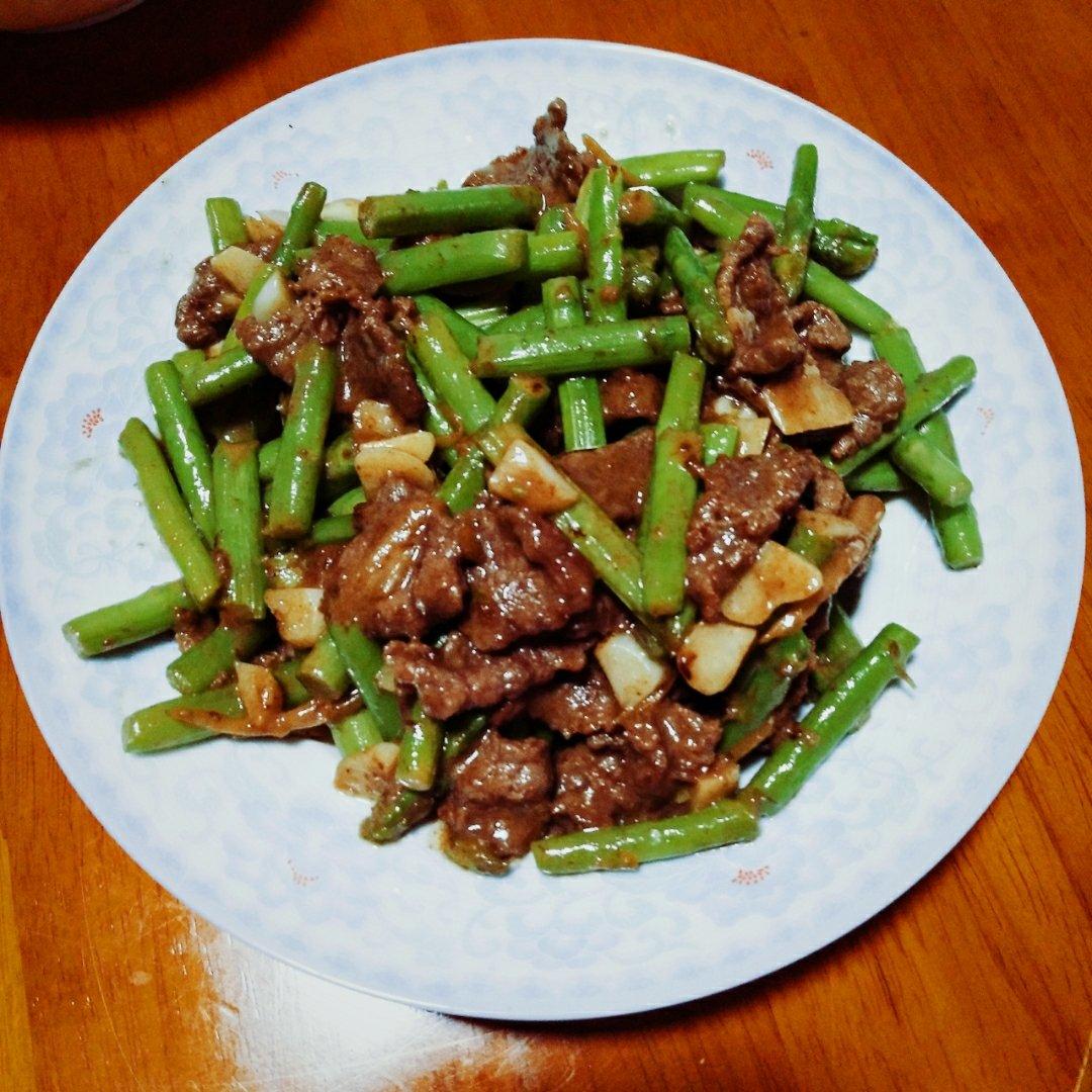 芦笋炒牛肉