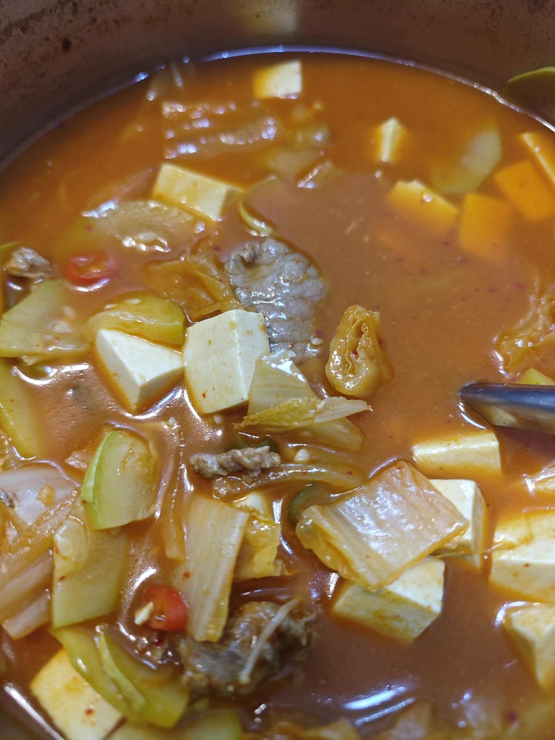 韩式辣白菜豆腐汤