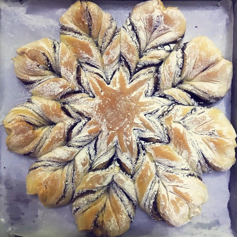 ins风圣诞节雪花豆沙面包---错过了夏天的风秋天的雨 不能再错过冬天的雪花