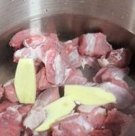 麻辣牛肉火锅的做法 步骤2